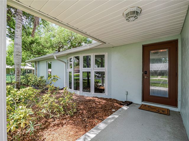 595 45th Court, Vero Beach, FL 32968