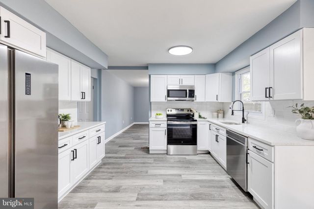 1721 TIPTON DR, Crofton, MD 21114