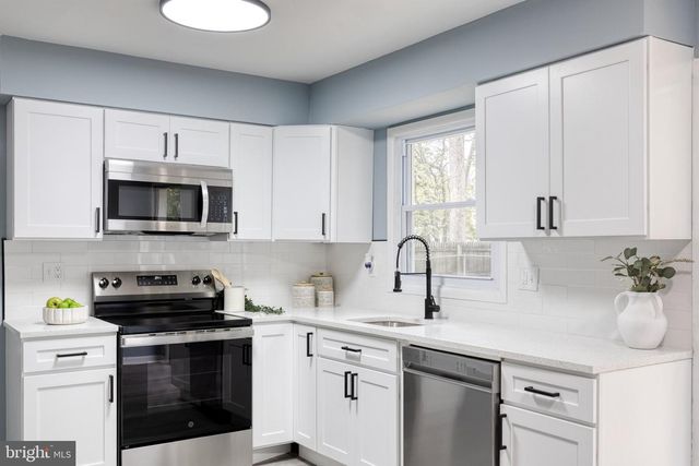 1721 TIPTON DR, Crofton, MD 21114