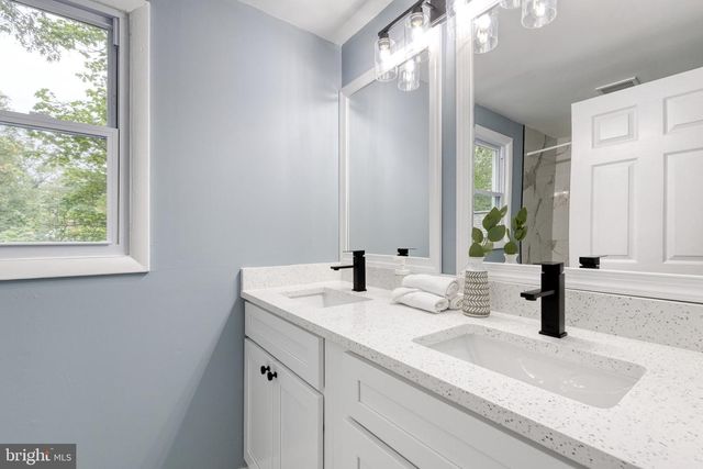 1721 TIPTON DR, Crofton, MD 21114