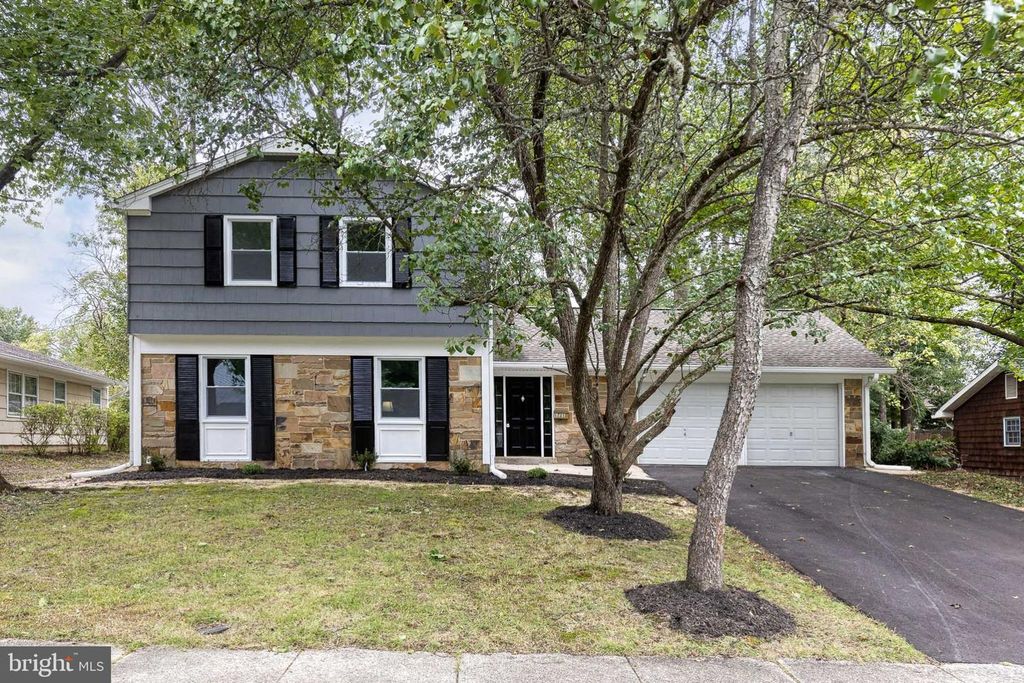 1721 TIPTON DR, Crofton, MD 21114