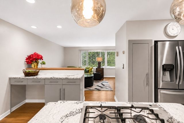124 Pacella Park Dr. 124, Randolph, MA 02368