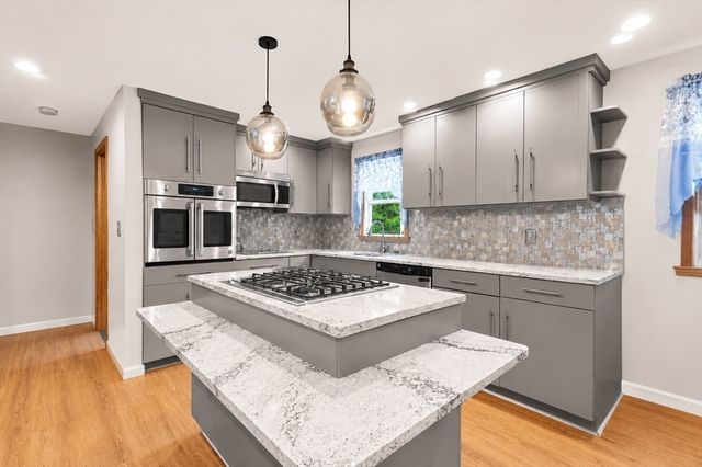 124 Pacella Park Dr. 124, Randolph, MA 02368