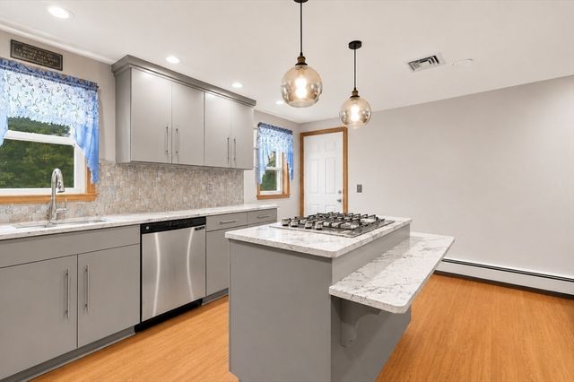 124 Pacella Park Dr. 124, Randolph, MA 02368