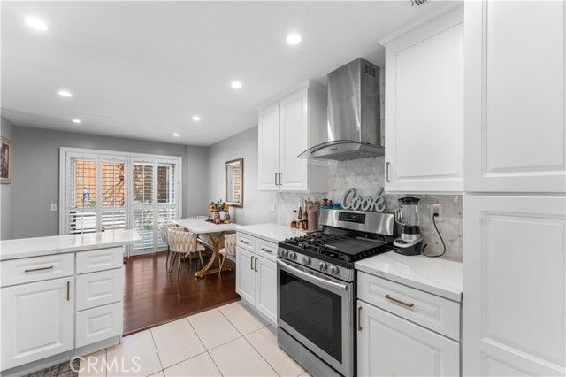 12331 Carl Street, Pacoima (los Angeles), CA 91331