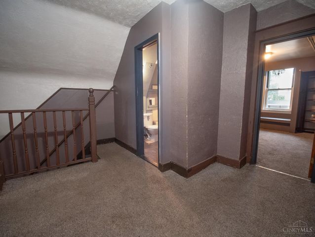 1619 Burgoyne Street, Cincinnati, OH 45223