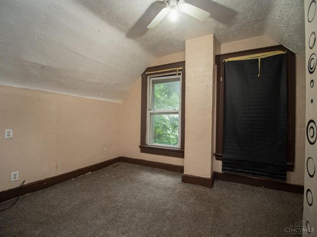 1619 Burgoyne Street, Cincinnati, OH 45223