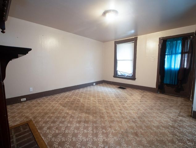 1619 Burgoyne Street, Cincinnati, OH 45223