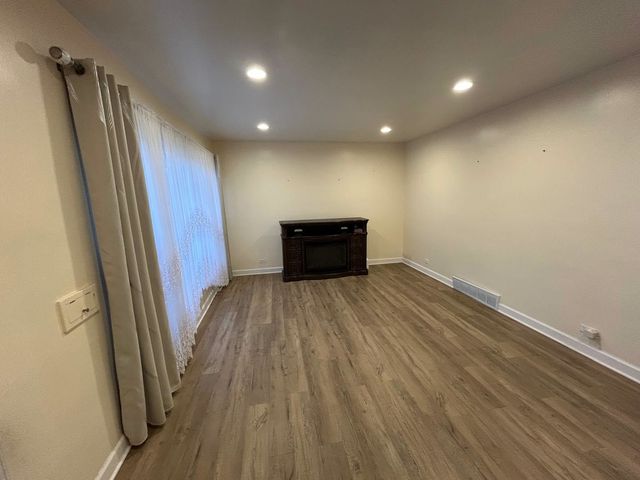 3732 S 53rd Avenue, Cicero, IL 60804