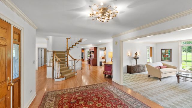18 S Wynstone Drive, North Barrington, IL 60010