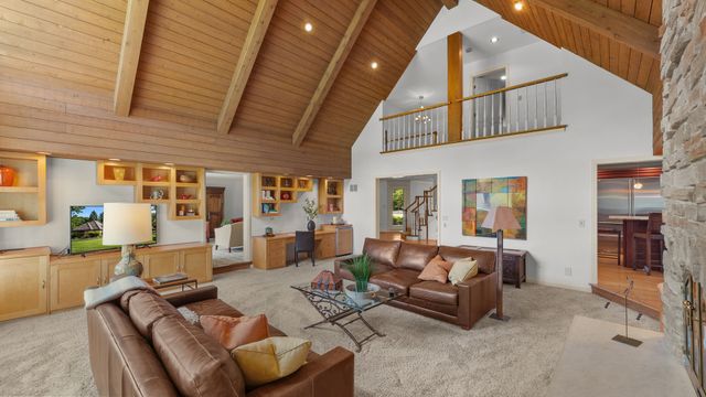 18 S Wynstone Drive, North Barrington, IL 60010