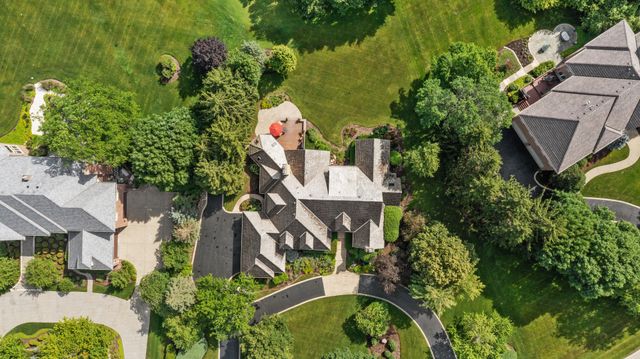 18 S Wynstone Drive, North Barrington, IL 60010