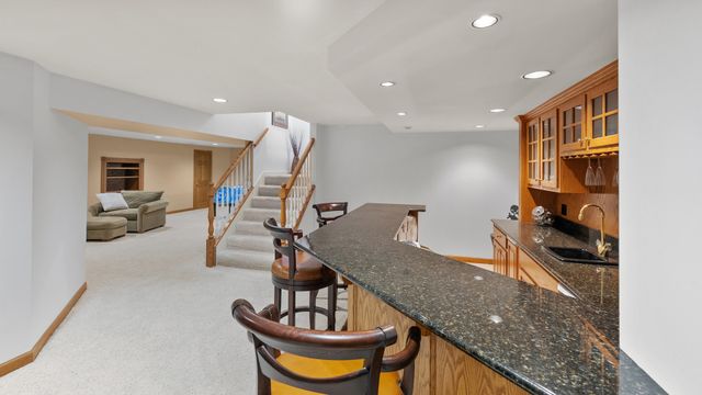 18 S Wynstone Drive, North Barrington, IL 60010