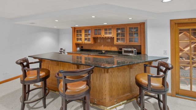 18 S Wynstone Drive, North Barrington, IL 60010