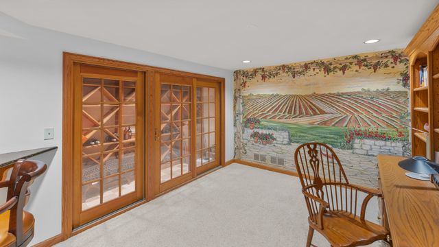 18 S Wynstone Drive, North Barrington, IL 60010