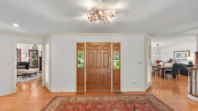 18 S Wynstone Drive, North Barrington, IL 60010
