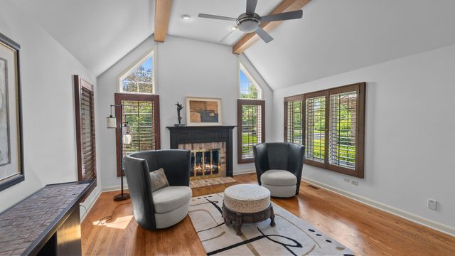 18 S Wynstone Drive, North Barrington, IL 60010