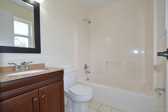 30 Apex Drive, Coram, NY 11727