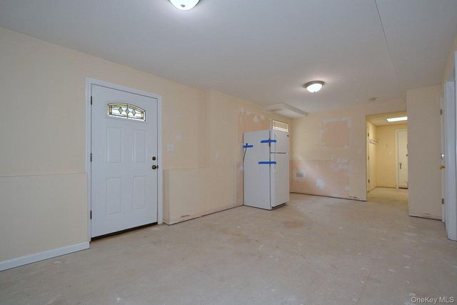 30 Apex Drive, Coram, NY 11727