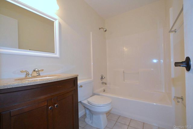 30 Apex Drive, Coram, NY 11727