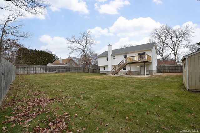 30 Apex Drive, Coram, NY 11727