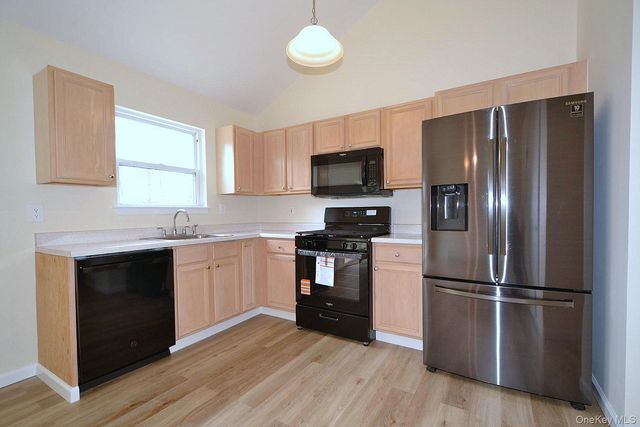 30 Apex Drive, Coram, NY 11727