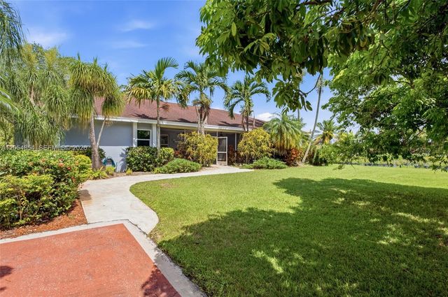 24280 SW 182nd Ave, Homestead, FL 33031