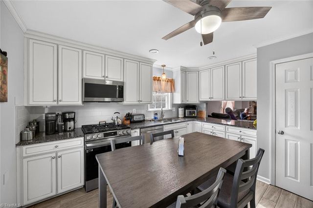 1978 Waccamaw Path, Winston-salem, NC 27127