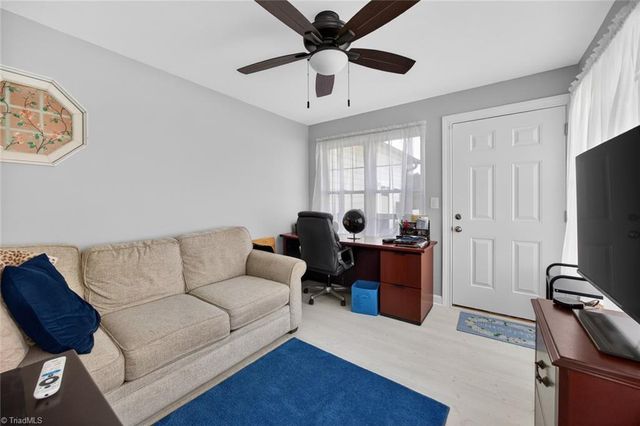 1978 Waccamaw Path, Winston-salem, NC 27127