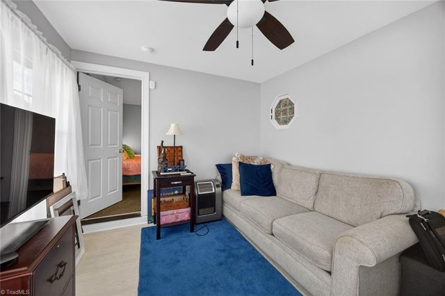 1978 Waccamaw Path, Winston-salem, NC 27127