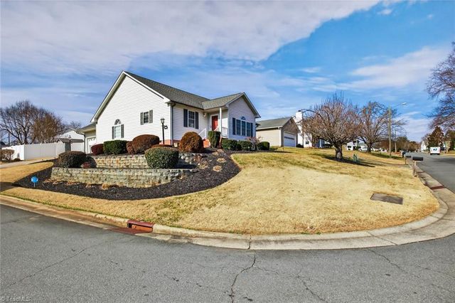 1978 Waccamaw Path, Winston-salem, NC 27127