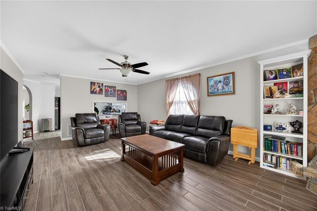 1978 Waccamaw Path, Winston-salem, NC 27127