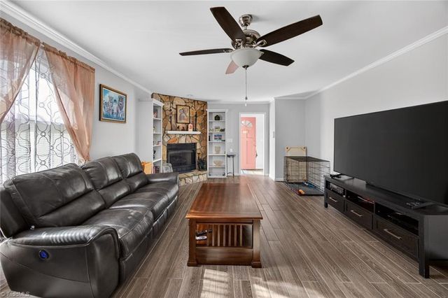 1978 Waccamaw Path, Winston-salem, NC 27127