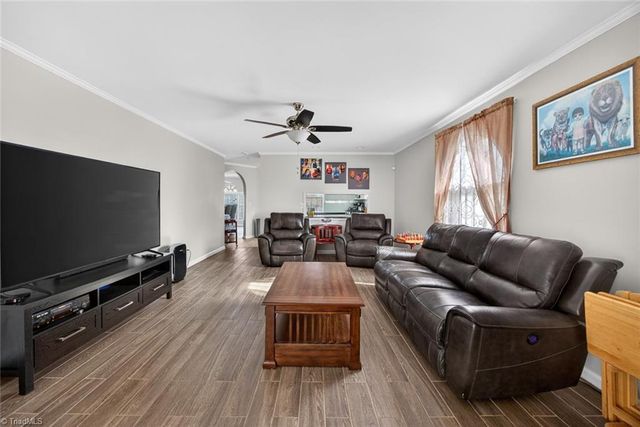 1978 Waccamaw Path, Winston-salem, NC 27127