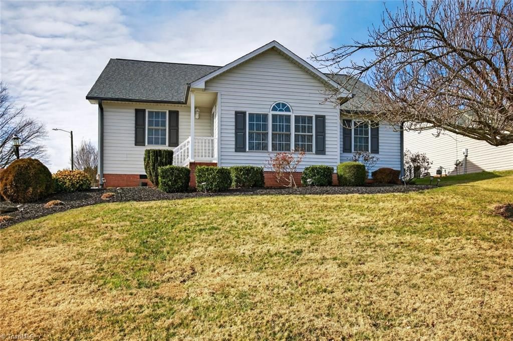 1978 Waccamaw Path, Winston-salem, NC 27127