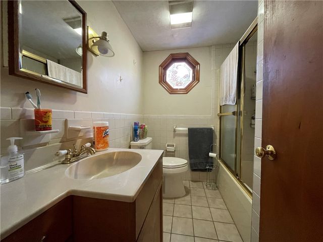 66 Sherry Avenue, Bristol, RI 02809