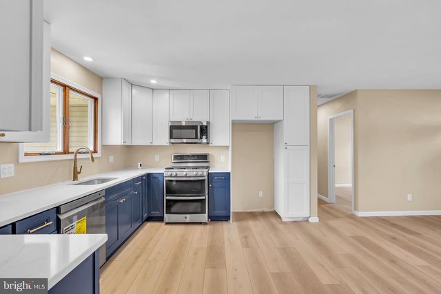 27 S CLUB RD, Pine Hill, NJ 08021