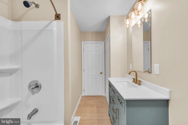 27 S CLUB RD, Pine Hill, NJ 08021