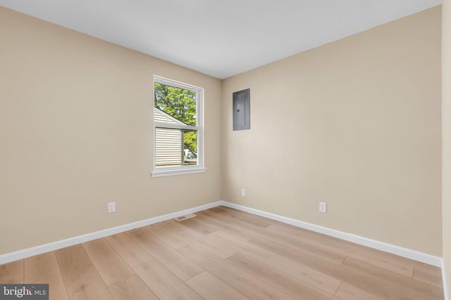 27 S CLUB RD, Pine Hill, NJ 08021