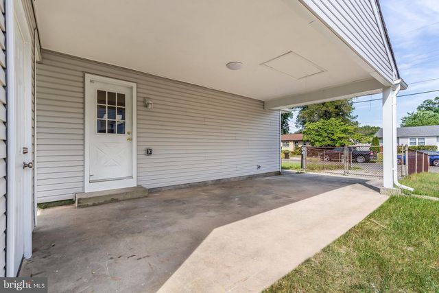 27 S CLUB RD, Pine Hill, NJ 08021