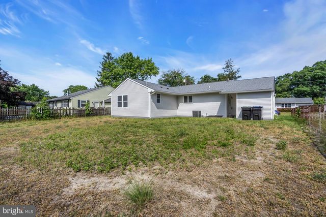 27 S CLUB RD, Pine Hill, NJ 08021