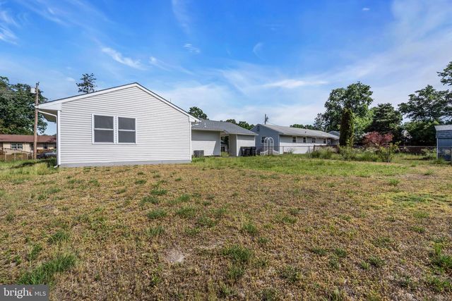 27 S CLUB RD, Pine Hill, NJ 08021