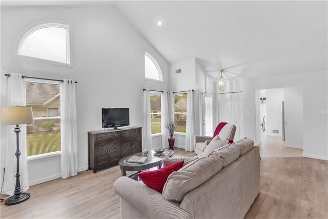 1903 Hunt Club Drive, Hempfield Twp, PA 15601
