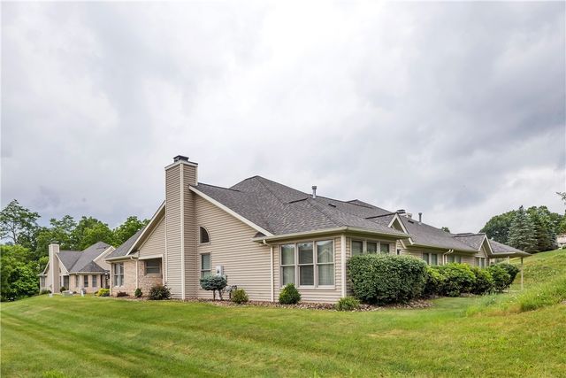 1903 Hunt Club Drive, Hempfield Twp, PA 15601