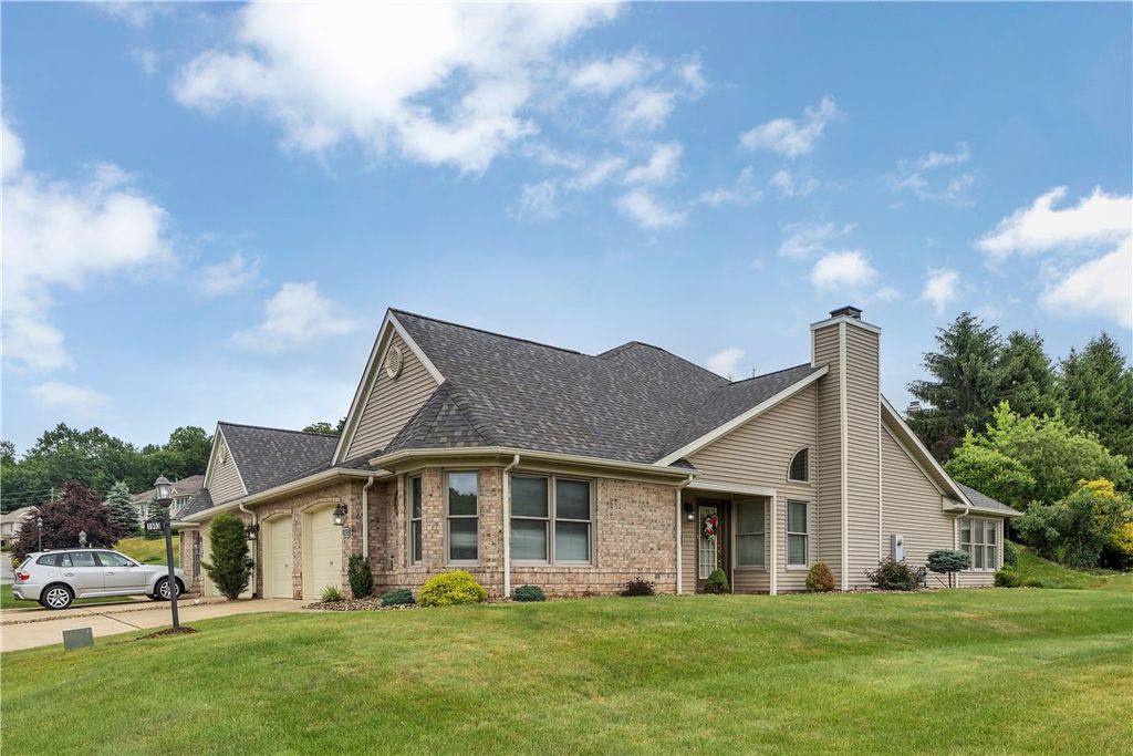 1903 Hunt Club Drive, Hempfield Twp, PA 15601