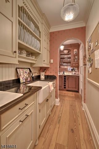 160 S Finley Ave, Bernards Twp., NJ 07920