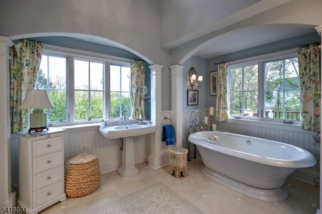 160 S Finley Ave, Bernards Twp., NJ 07920