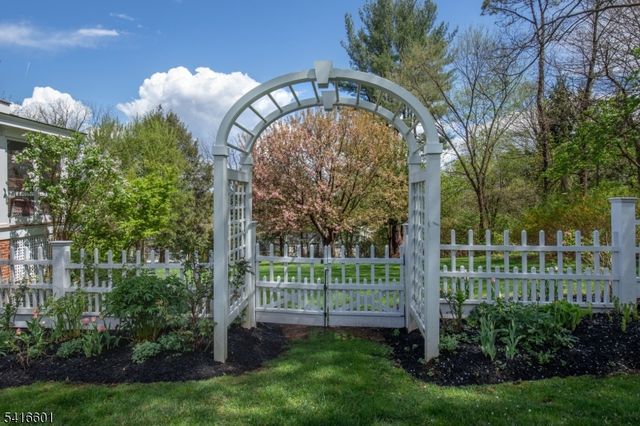 160 S Finley Ave, Bernards Twp., NJ 07920