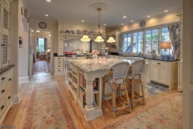 160 S Finley Ave, Bernards Twp., NJ 07920