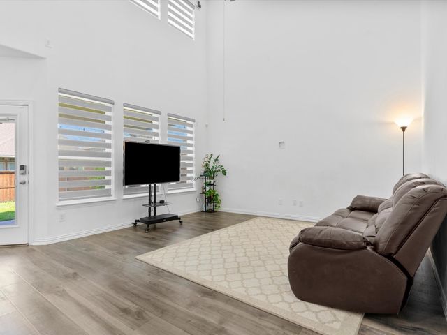 803 Brenda Drive, Mansfield, TX 76063